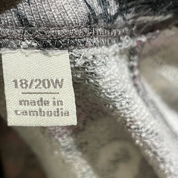 Cato Active Top Floral Pink Gray Crew Neck 3/4 Sleeve Size 18/20W Raw Edge - Picture 7 of 9